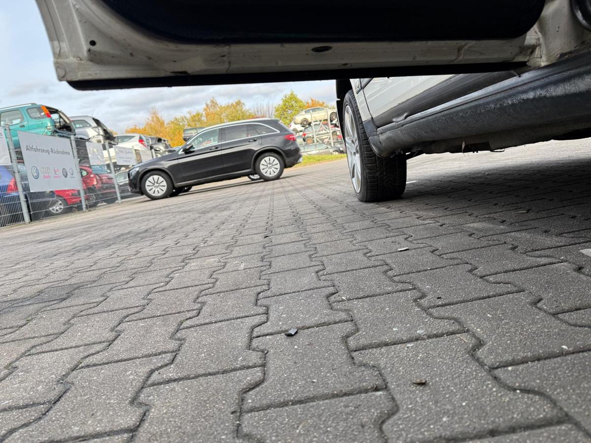 Audi 100 C4 original Tür hinten links L90E Alpinweiss Rohbau Limo BJ91